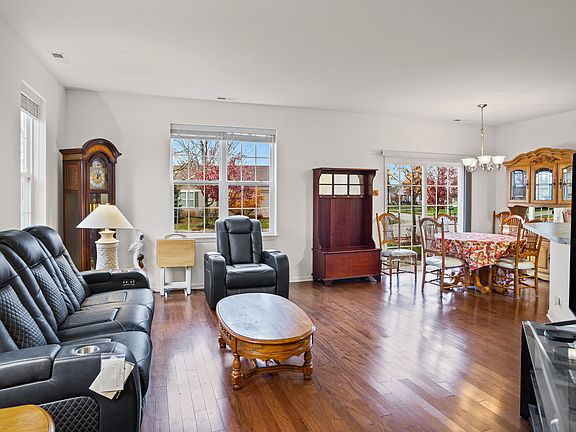 3rd image of 1594 Hannah Ln #1112