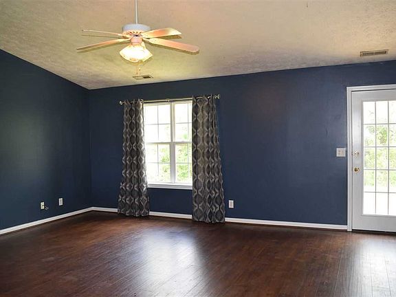 3rd image of 4721 Hartsaw Ct