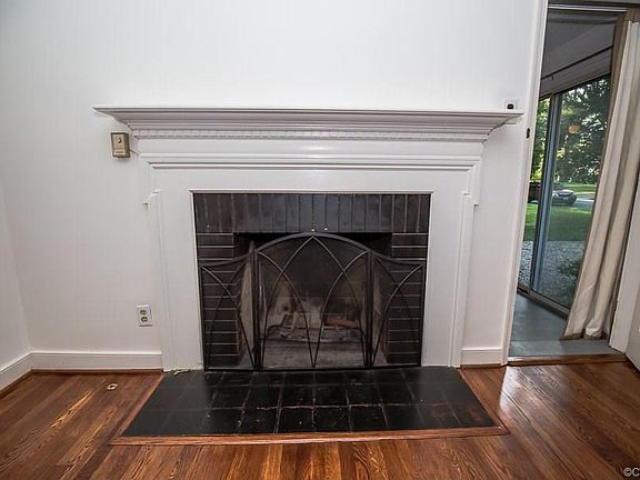 5th image of 1913 N Junaluska Dr