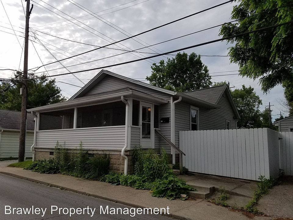 1st image of 208 E Grimes Ln