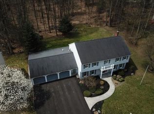 804 Stonehedge Dr, Vestal, NY 13850
