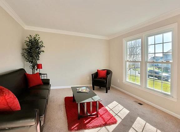 3rd image of 205 Honeycreek Ct