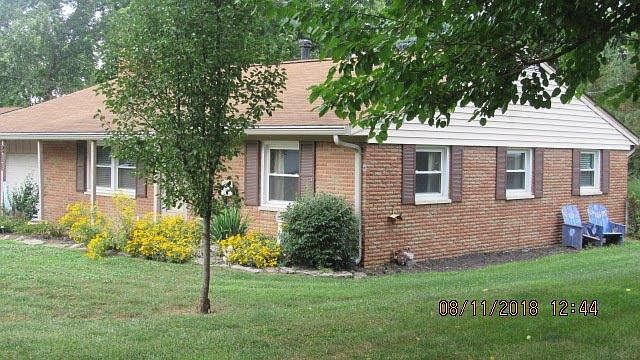 2nd image of 211 S Sands Ave