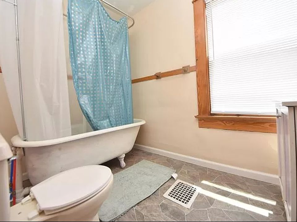 2nd image of 1005 Marshall Ave
