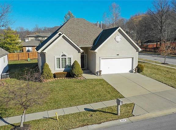 2nd image of 484 Nottingham Dr