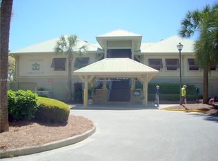 28 Gloucester Rd, Hilton Head Island, SC 29928