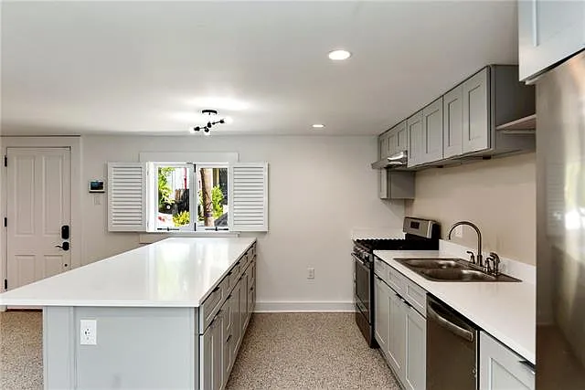 1338 Burdette St — Photo 4