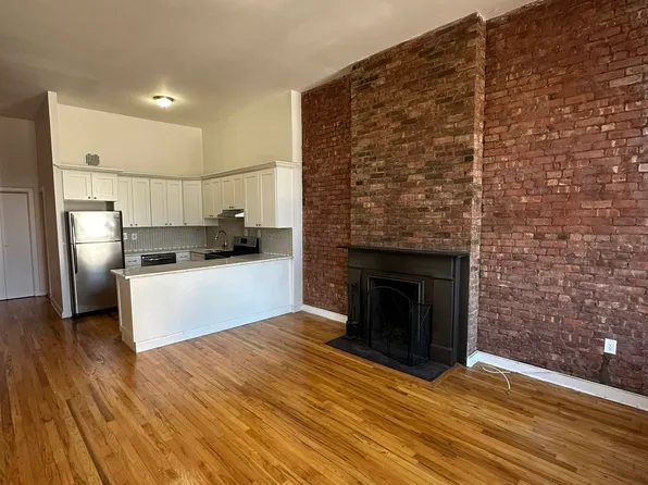 259 Flatbush Avenue image 1 of 13