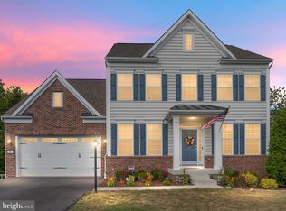 47 Summer Grove Dr, Kearneysville, WV 25430
