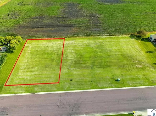 20 Marples Ave, Minnesota Lake, MN 56068
