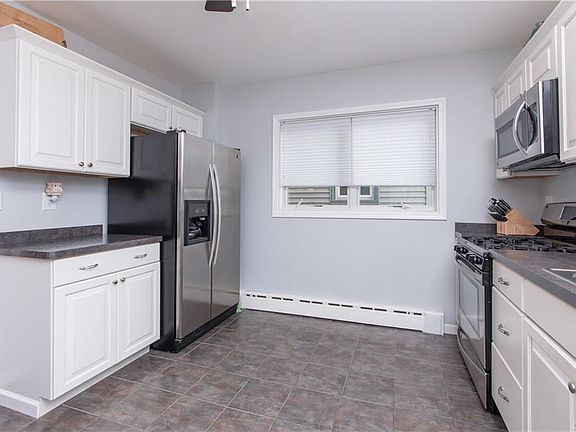 4th image of 37 E Hazeltine Ave