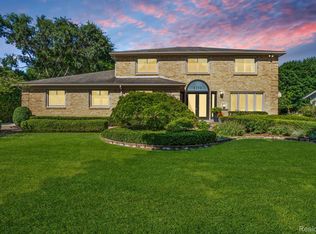 1713 Chatham Dr, Troy, MI
