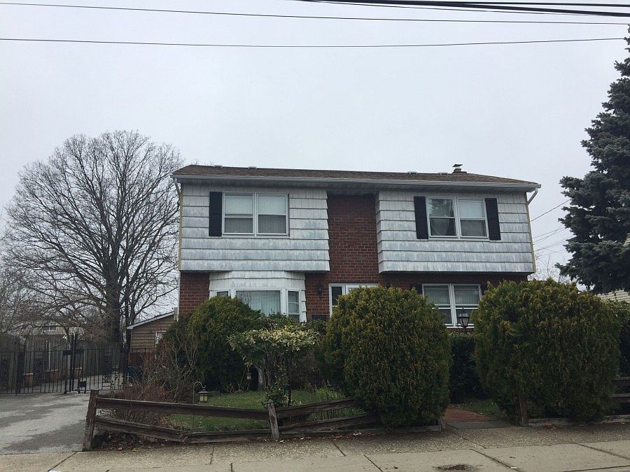 1st image of 702 Dorothea Ln