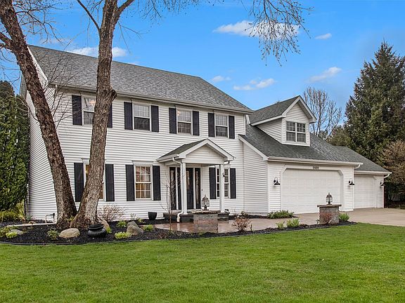 3rd image of 51699 Steeple Chase Dr