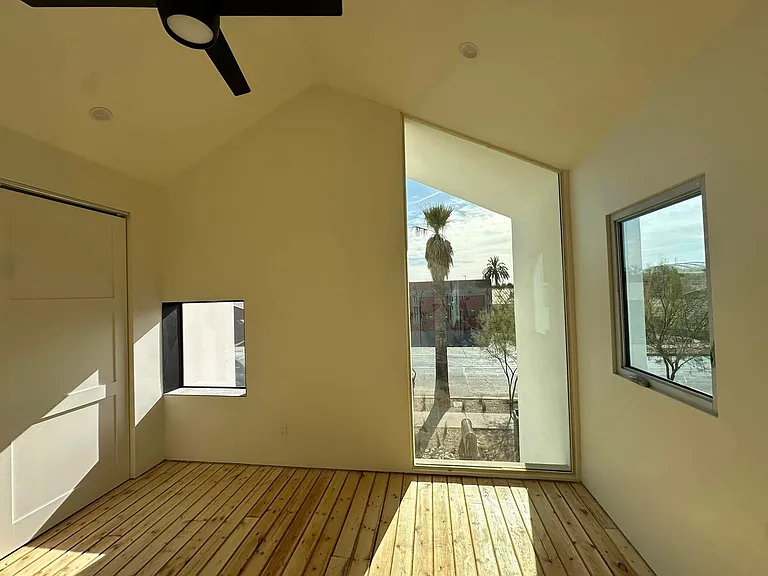 1022 E Polk St #1 — Photo 9