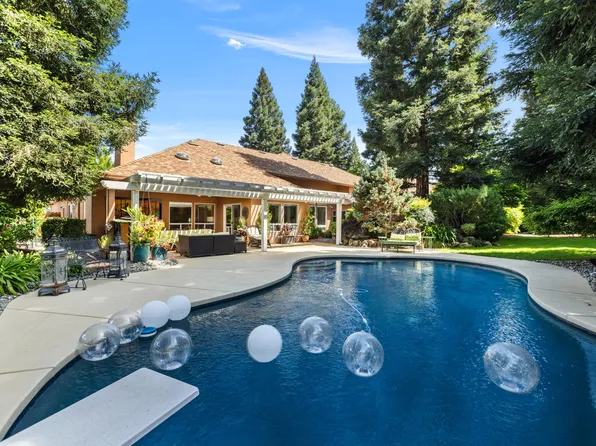 2615 Templeton Dr, Redding, CA 96002