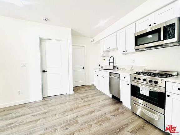 3rd image of 421 E Chevy Chase Dr #1/4