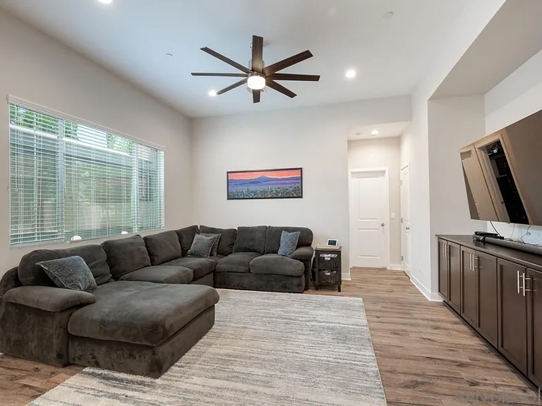 8753 Boulder Ln — Photo 7