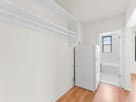 5th image of 2779 N Milwaukee Ave #219