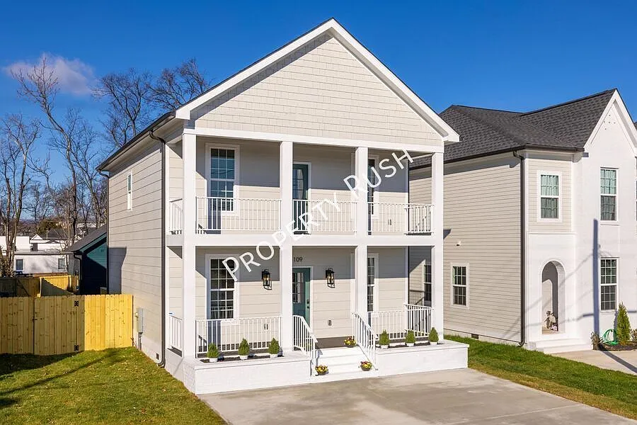 109 Scruggs St. - Gorgeous 3 bed/2.5 bath rental home in downtown Chattanooga! $2,325/mo. — Photo 3