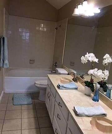 4th image of 949 Plantation Dr