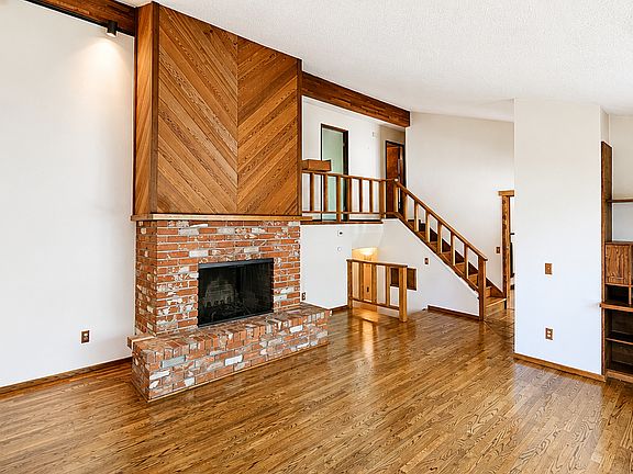 3rd image of 5505 SW 196th Ave