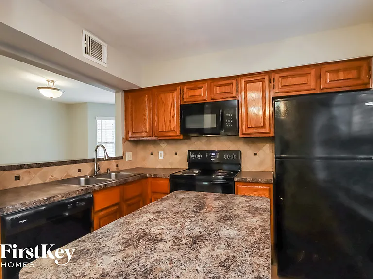 3210 Lake Stream Dr — Photo 6