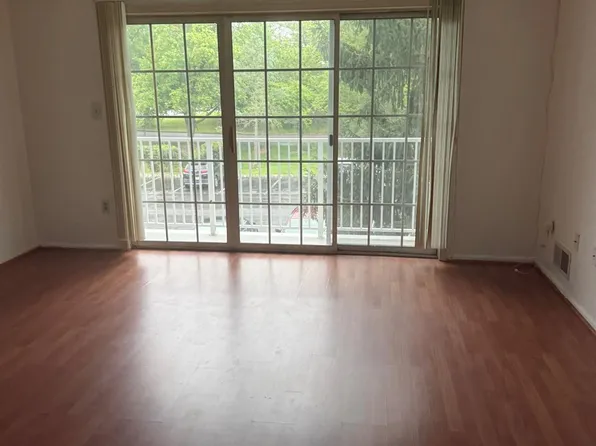 73 Rachel Ct, Franklin Park, NJ 08823