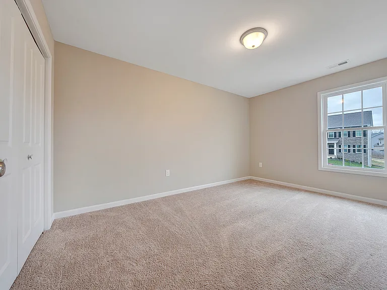 905 Holland Loop NW — Photo 15