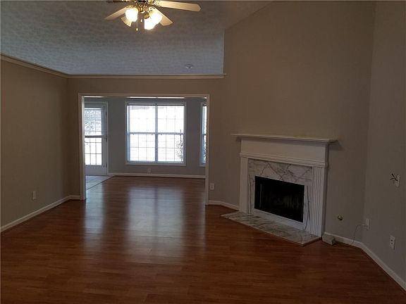 4th image of 435 Sterling Hill Dr