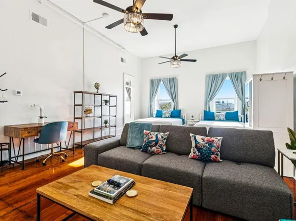 1725 Carondelet St, New Orleans, LA
