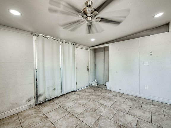 2nd image of 2326 E Hampton Way