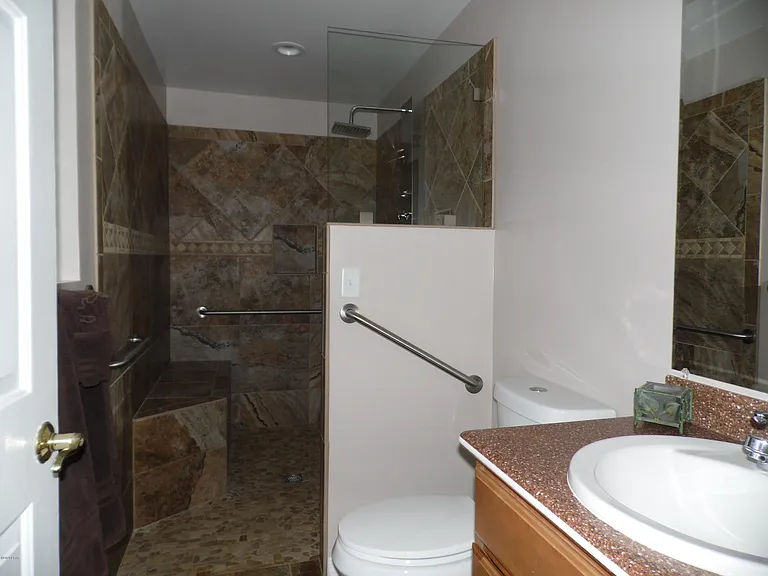 2886 Cisco Dr N — Photo 40