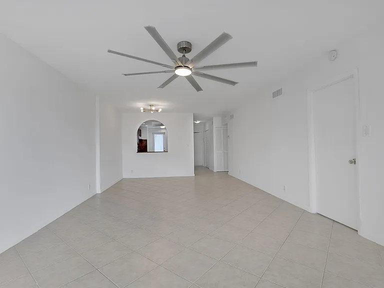 750 N Ocean Blvd #1904 — Photo 10