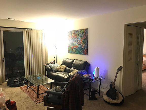 3rd image of 23110 Wellington Cres