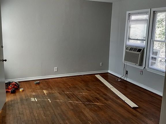 2nd image of 1017/19 Haynes St