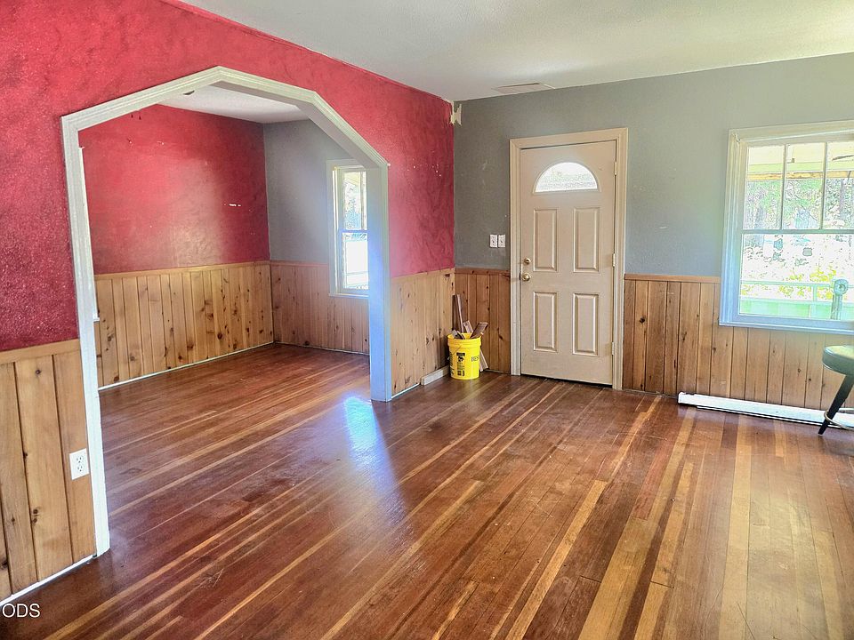 7th image of 4490 Holland Loop Rd
