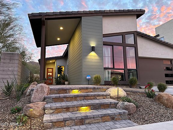 3rd image of 957 E LA MIRADA Drive