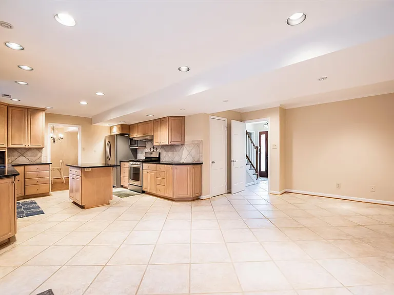 6226 Hardy Dr — Photo 14