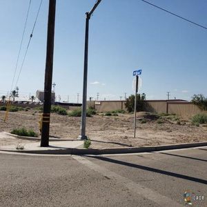 713 E Main 8th St, Imperial, CA, 92251
