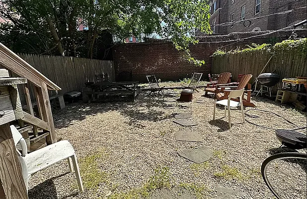 Rented by Avenues Real Estate | media 9