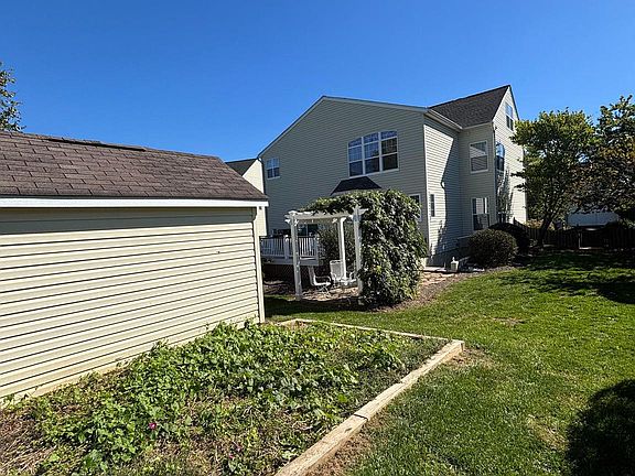 4th image of 513 Blossom Dr