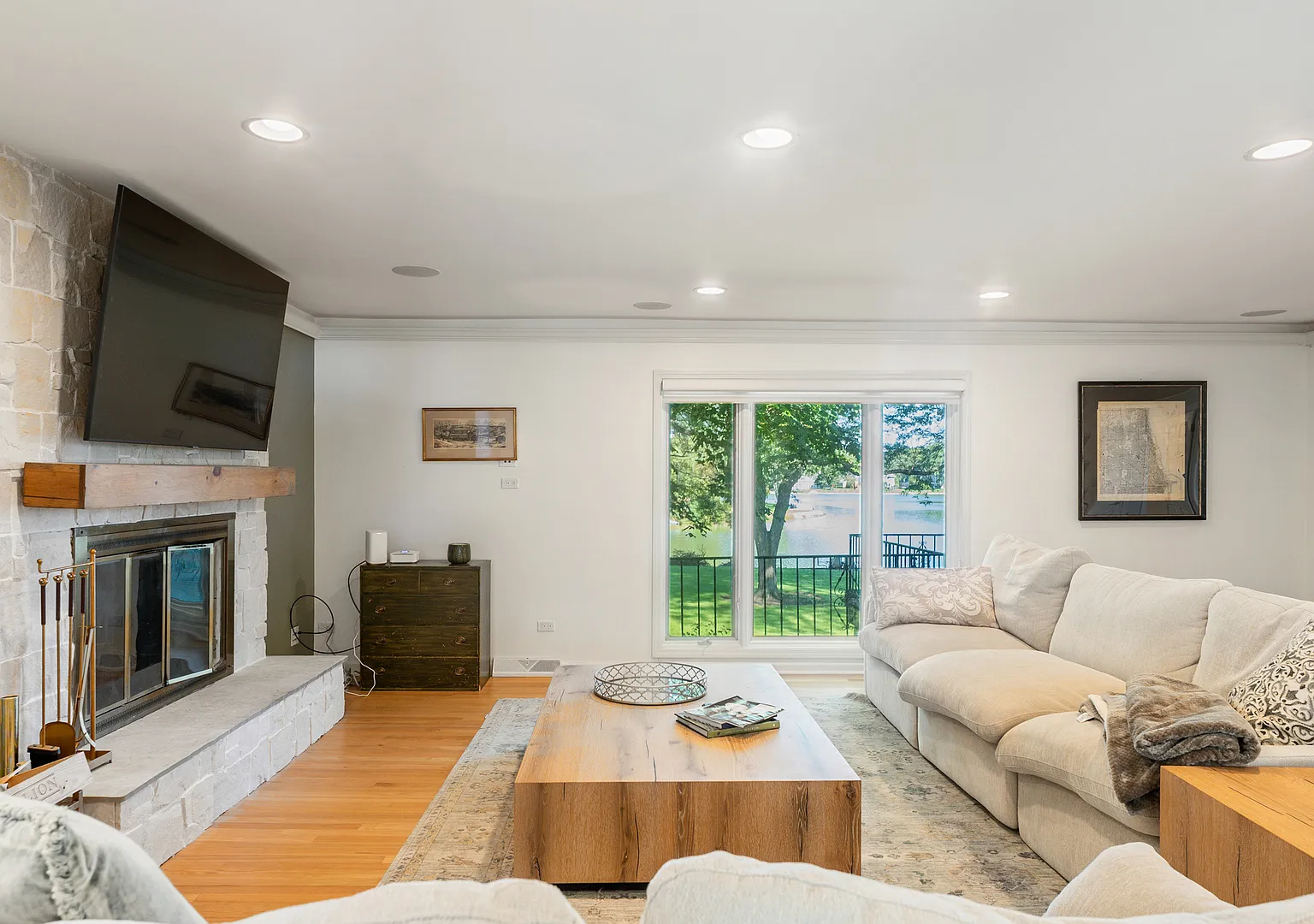5 bed, 3.5 bath, 5400 sqft, $6,500 — Photo 3