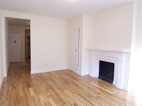 2nd image of 441 W 49th St APT 9