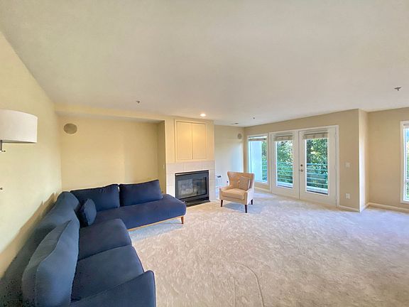 3rd image of 420 Bellevue Way SE APT 203