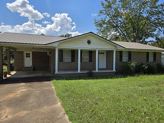 4th image of 261 Lake Dr