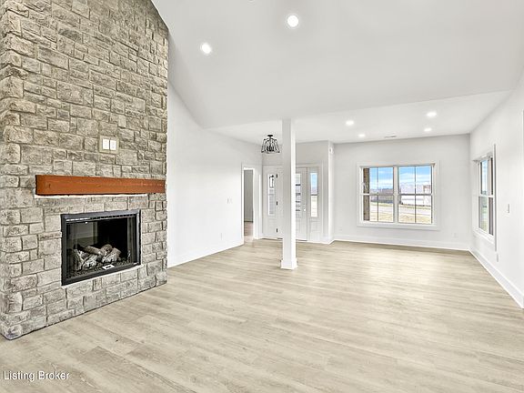 3rd image of 222 S Stallard Dr