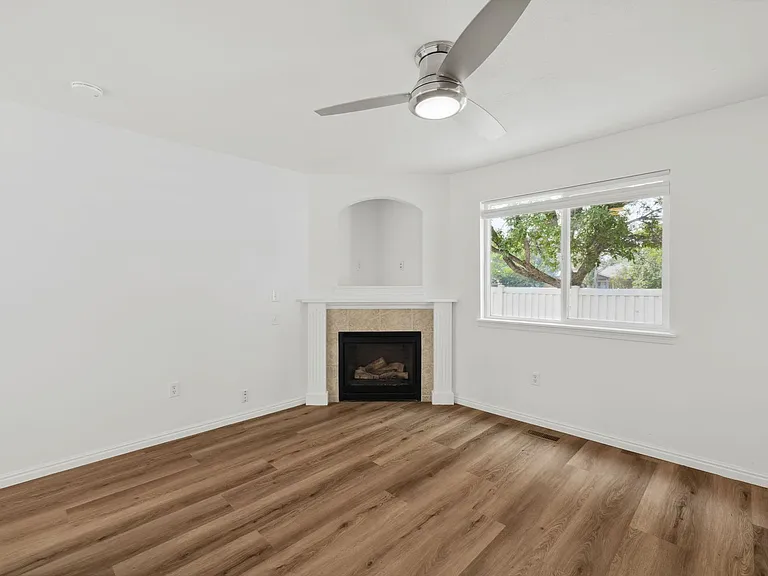 1311 N Gingham Ave — Photo 4