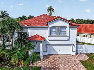 83 Gables Blvd, Fort Lauderdale, FL 33326