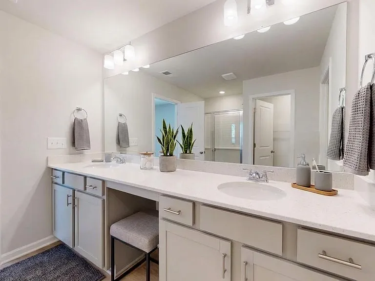 Quinn Residences at Snapping Shoals — Photo 32